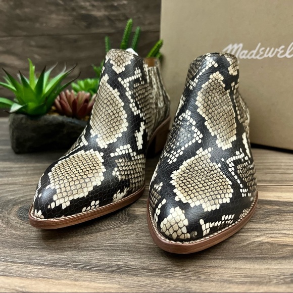 NIB Madewell Sonia Low Chelsea Western Ankle Bootie Snake Embossed Leather 7 - Picture 3 of 12